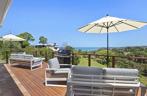 Korora Apartment | Ciao Korora The Classic, luxury studio with magnificent ocean views.