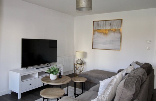 Milton Keynes Apartment | Cicero Fairfields by Pay As U Stay