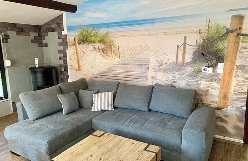 Sassenburg House | Cinderella Relax: Stylish vacation home with sauna, conservatory & close to the lake