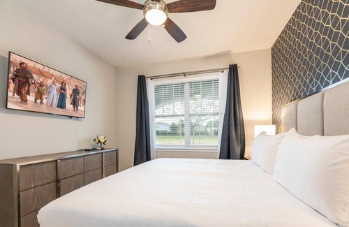 Celebration Villa | Cinema/Games Room/Free shuttle to Disney/ themed rooms/Private Pool and Spa