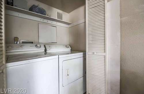 Whitney Condo | Circle duck