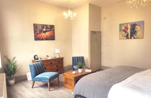 Cheltenham Hotel | Circus Bar