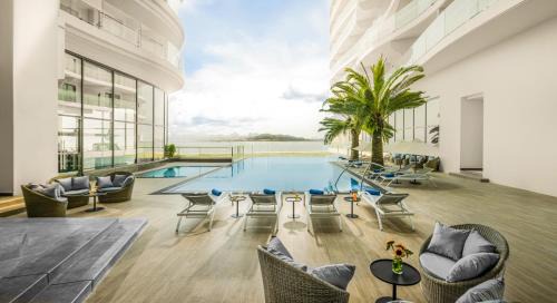 Bai Chay Hotel | Citadines Marina Halong