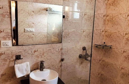 Vrindavan Hotel | Citrine Suites and Resorts Vrindavan