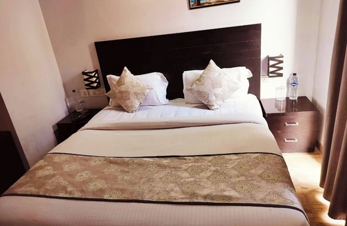 Vrindavan Hotel | Citrine Suites and Resorts Vrindavan