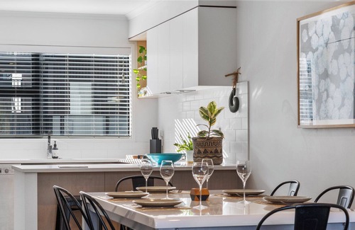 Hamilton Cottage | City Break - Hamilton Holiday Home
