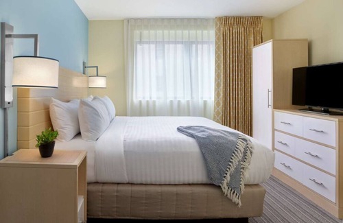 Central Business District Resort | City Break! Spacious Rooms w/Perfect Central Locale near Canal Street