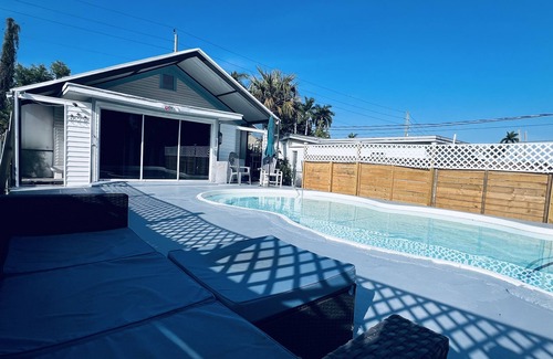 Fort Myers Cottage | City Cottage with private pool