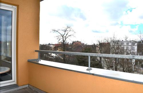 Cottbus Apartment | City-Dach-Apartment mit Loggia - Balkon - Kamin
