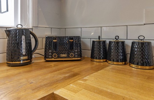 Exeter Apartment | City Gate Garden Lodge
