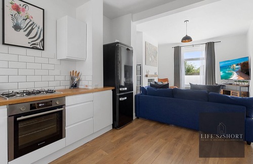 Exeter Apartment | City Gate Garden Lodge