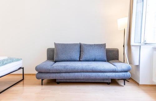 Neulerchenfeld Apartment | City-Linked 2BR Apartment Near Wiener Stadthalle