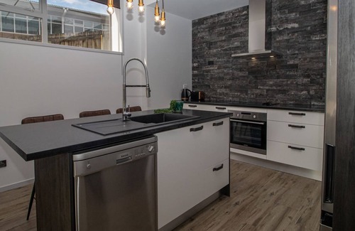 New Plymouth Apartment | CITY LIVING APARTMENT THREE