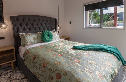 New Plymouth Apartment | CITY LIVING APARTMENT THREE