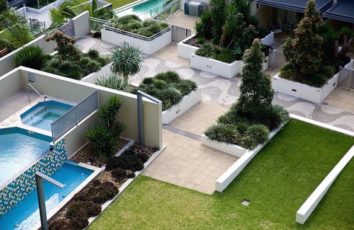 Spring Hill Apartment | City Penthouse Views Wine Pool Gym Netflix