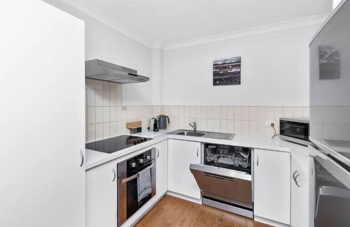 Northbridge Apartment | City View Apartment near to RAC Arena