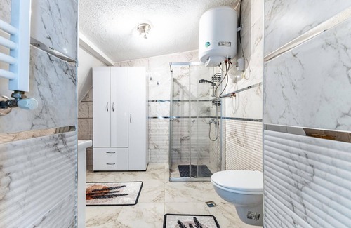 Yukarı Dudullu Mahallesi Apartment | City View Flat w Terrace 10 min to Buyaka Mall