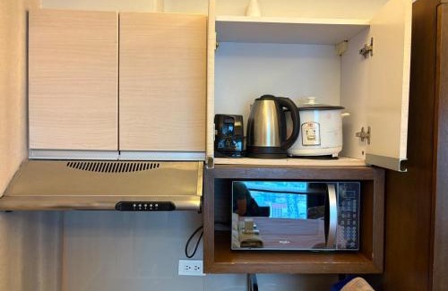 Legazpi Village Apartment | City View Unit near Makati CBD