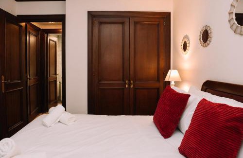 Maria Auxiliadora Apartment | Clásico en el centro de Vigo by CABANA Rentals