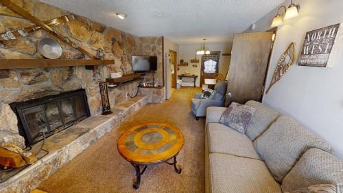 Red River House | Claim Jumper A-Frame 4 - WiFi - Washer - Dryer - Wood Burning Fireplace