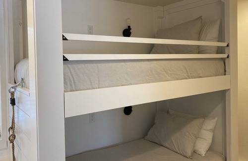 Long Beach House | Clamming! Walk to beach/go-karts~Bunk room!