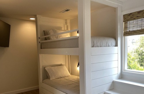 Long Beach House | Clamming! Walk to beach/go-karts~Bunk room!