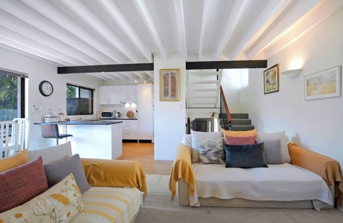 Indooroopilly House | Clarence Corner Contemporary meets Cottage Style