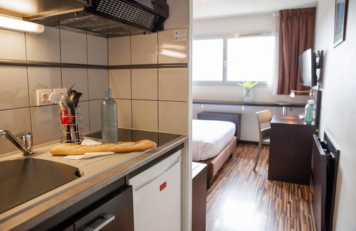 Saint - Martin - du - Touch Apartment | Clarion Aparthotel Toulouse Le Parc de l’Escale