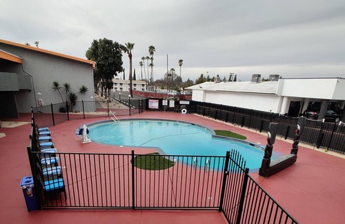 Raisin Hotel | Clarion Pointe Fresno near Yosemite