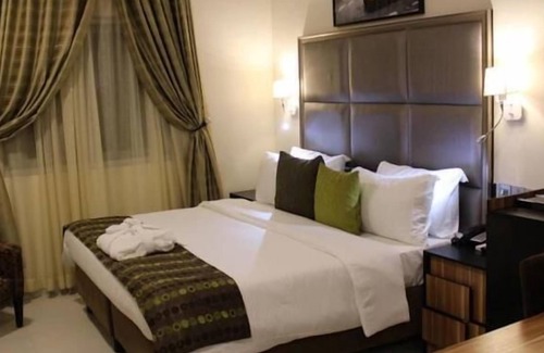 Ikeja Hotel | Class Suites Signature