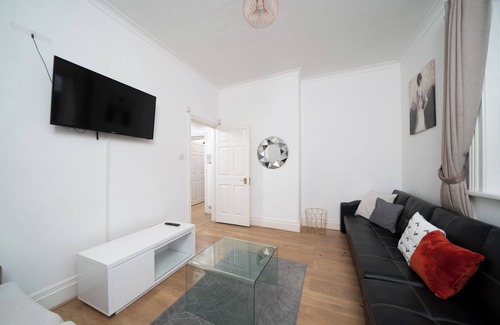 Canary Wharf Apartment | Classic Apartment Near Airport, 02 Arena, Drl, Excel Exhibition Centre
