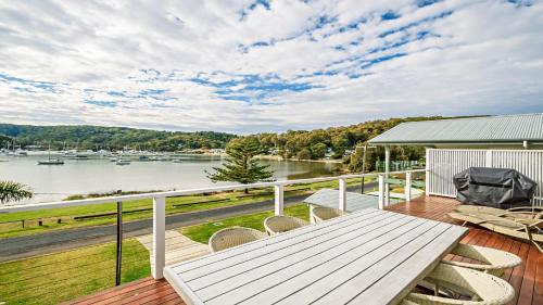 Hardys Bay House | 'Classic Cottage on the Bay' by HolidayCo