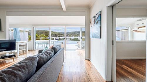 Hardys Bay House | 'Classic Cottage on the Bay' by HolidayCo