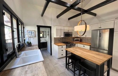 Elysian Heights House | Classic Craftsman in Echo Park Close to Downtown
