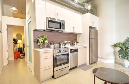 Historic Core Condo | Classic DTLA Glamour Loft w/Rooftop Pool, 360° Views + Parking