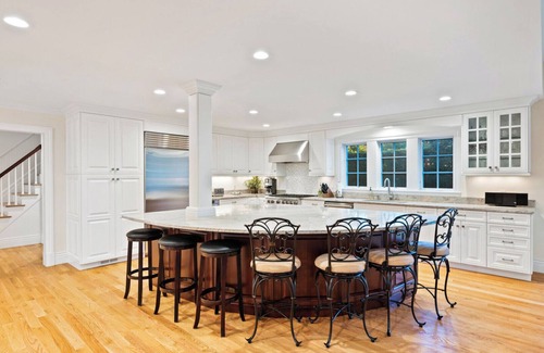 Village of East Hampton House | Classic East Hampton shingle-style home, lush acreage, private pool,.