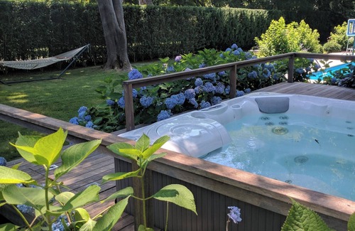 Amagansett Lanes House | Classic Hamptons Home in the Amagansett Lanes - Walk to Beach and Town