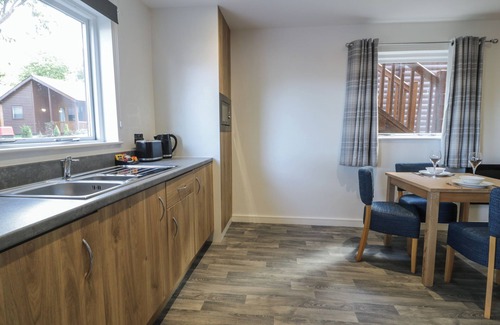 Dyserth Cottage | CLASSIC LODGE 16, family friendly, with pool in Dyserth
