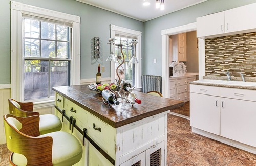 Manchester House | Classic North End Gem: Yard, Patio & Modern Style!