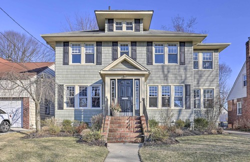 Teaneck House | Classic Teaneck Colonial Home with A Modern Touch