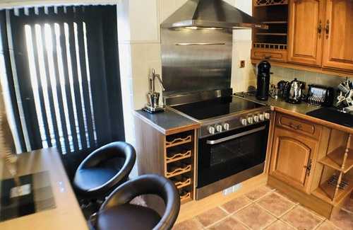 Cauldon Low House | Classy 2 Bed Peak Dist Cottage Barn Alton Towers