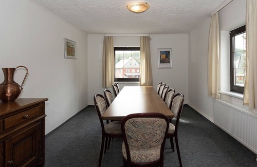 Deutschneudorf House | Classy Holiday Home in Deutschneudorf near Glockenwanderweg
