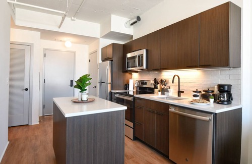 Eisenhower East Apartment | Classy Loft | Mins frm Old Town