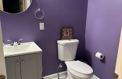 Ampere House | Classy & Peaceful Home for Family & Friends - 20 mins from EWR, MetLife Stadium
