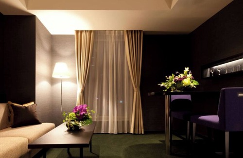 Nishiasakusa Hotel | Classy Twin hotel in welcoming Taito City with AC, fitness room, WiFi