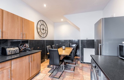 Broughty Ferry Apartment | Claymore Apartment, Brook Street, central Broughty Ferry, Dundee