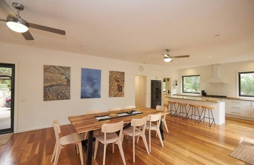 Aireys Inlet House | Claystone - walking distance to the beach!