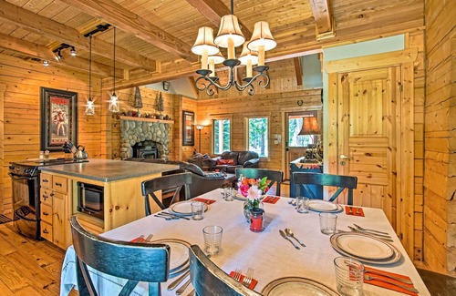 Cle Elum House | Cle Elum Mountain Cabin w/Hot Tub & Hiking!
