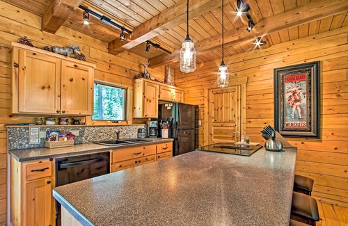 Cle Elum House | Cle Elum Mountain Cabin w/Hot Tub & Hiking!