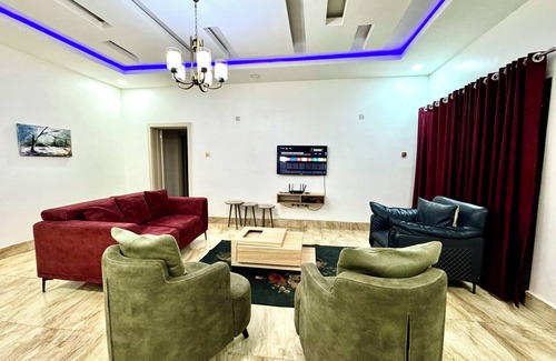 Utako Apartment | CLEAN 1 BEDROOM FLAT +WiFi, KITCHEN & 24Hrs LIGHT with AC.